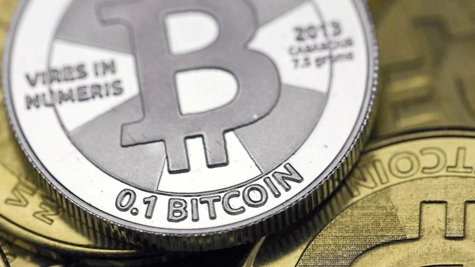 El bitcoin llegó a rebasar en agosto la barrera de los 5.000 dólares, pero las dudas han vuelto al mercado
