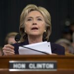 El fantasma de Libia sacude la campaña de Clinton