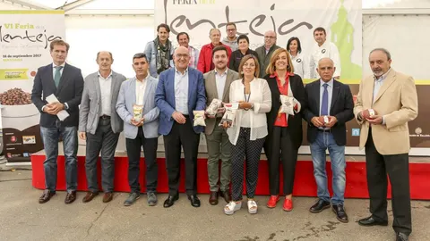 La consejera Milagros Marcos, Jesús Julio Carnero y Ángeles Armisén, entre otros, inauguran la VI Feria de la Lenteja de Mayorga de Campos
