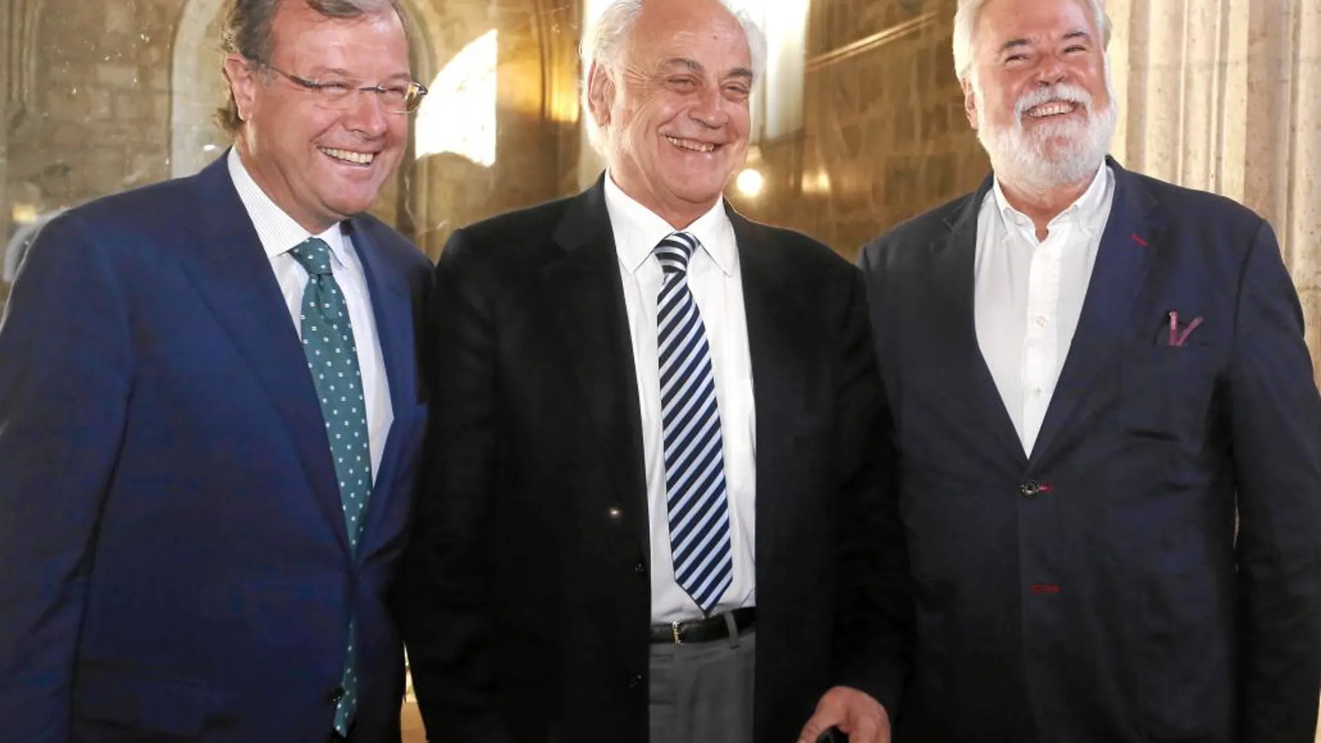 El alcalde de León, Antonio Silván, presenta el Festival, junto a Samuel Rubio y Antonio Moral