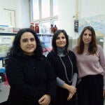 Imagen de las investigadoras Teresa Cunha Oliveira, Ana Cristina Rego y Luana Naia