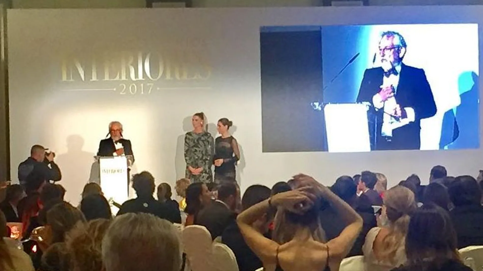 Momento de la entrega del premio a Óscar Tusquets. Instagram