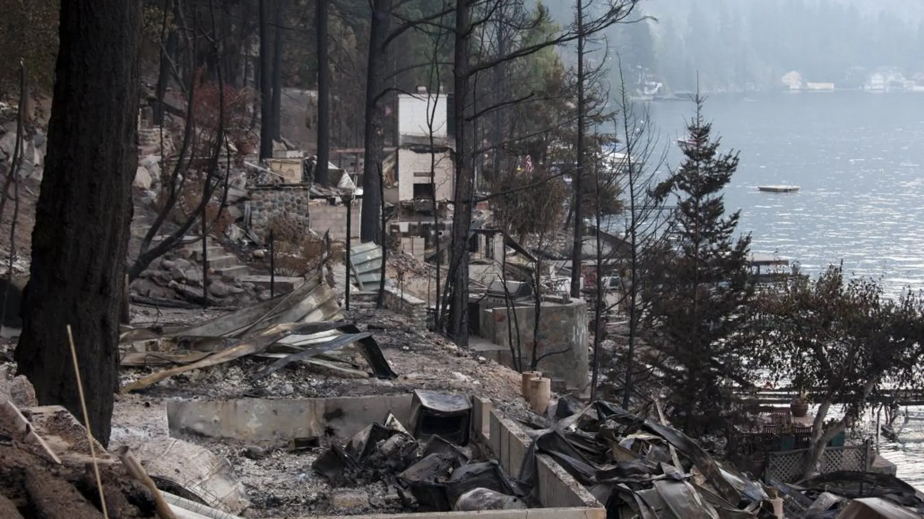 Casas de Lake Chelan destruidas por el fuego