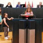 El Palacio de Cibeles acogió ayer un Pleno infantil con la presencia de la alcaldesa y de Marta Higueras, además de ediles de los grupos de la oposición
