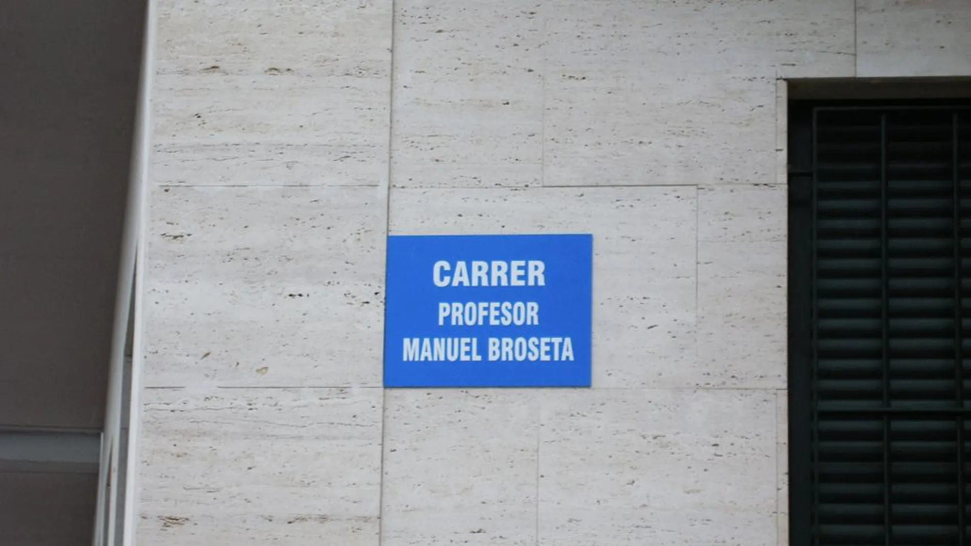 Calle profesor Manuel Broseta, homenaje al expolítico valenciano