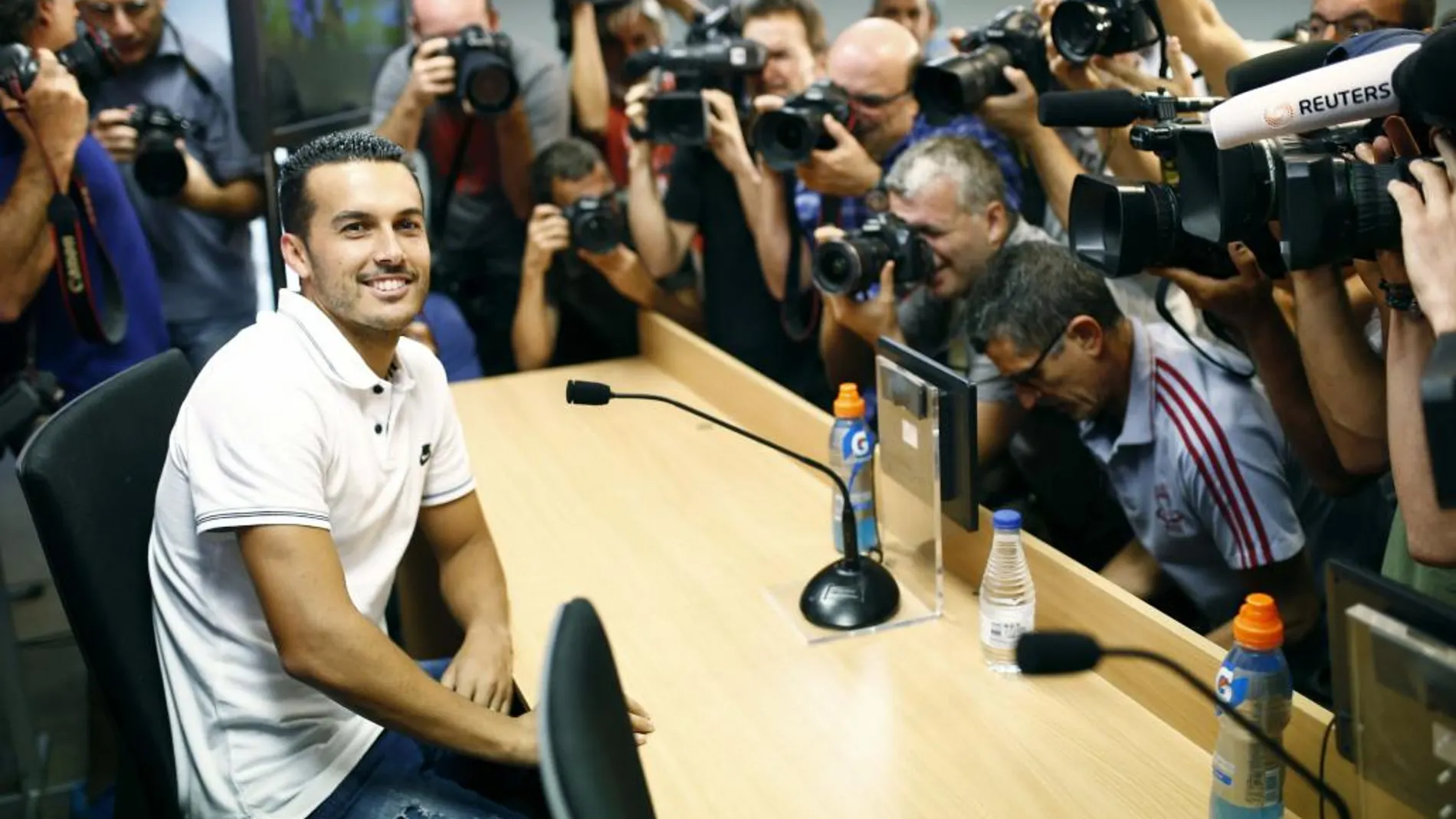 Pedro Rodríguez durante su despedida como futbolista del Barcelona en la Ciudad Deportiva de Sant Joan Despí q