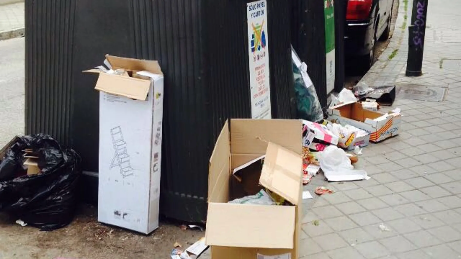 Ahora Madrid se olvida de la basura en los barrios periféricos