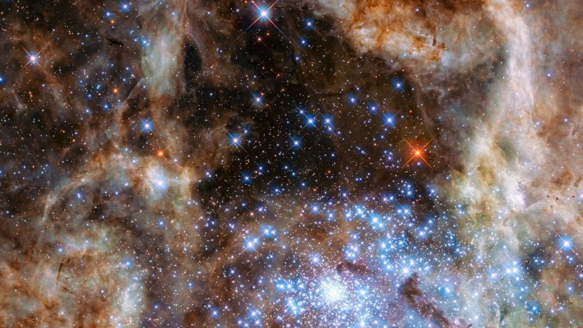 El Hubble descubre nueve estrellas 100 veces más masivas que el sol