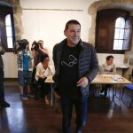 El líder de la izquierda abertzale, Arnaldo Otegi, tras votar en el pasado domingo en las elecciones generales