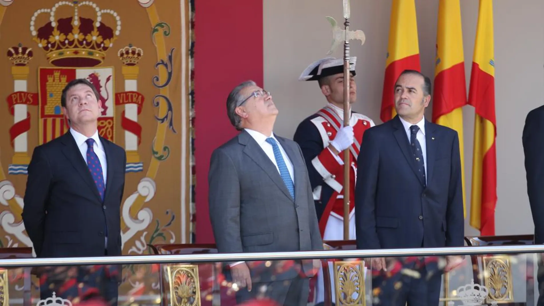 Díaz pacta la lista con Sánchez tras la «espantá» de los barones