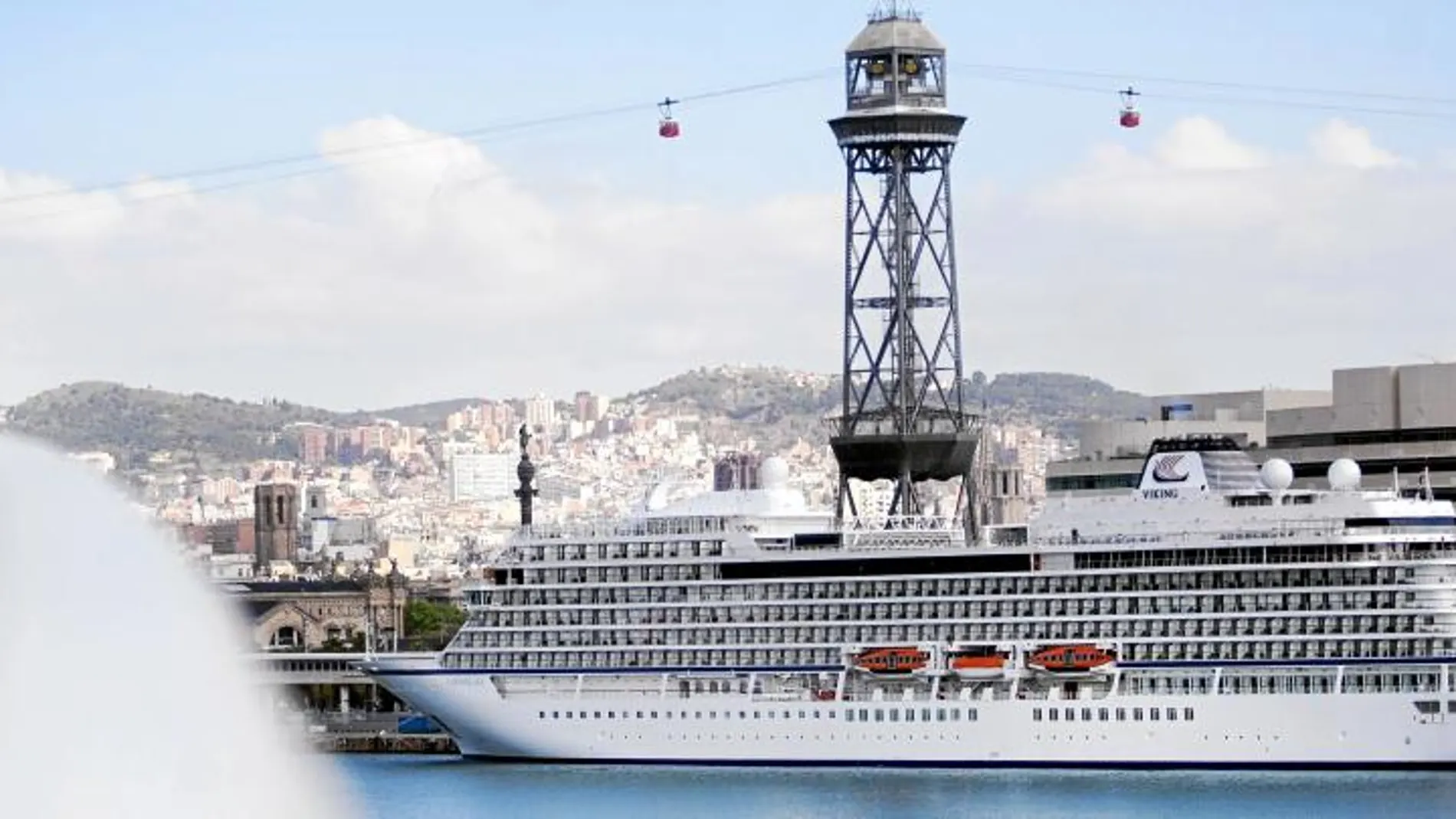 Imagen de uno de los cruceros que ha atracado en Barcelona esta semana