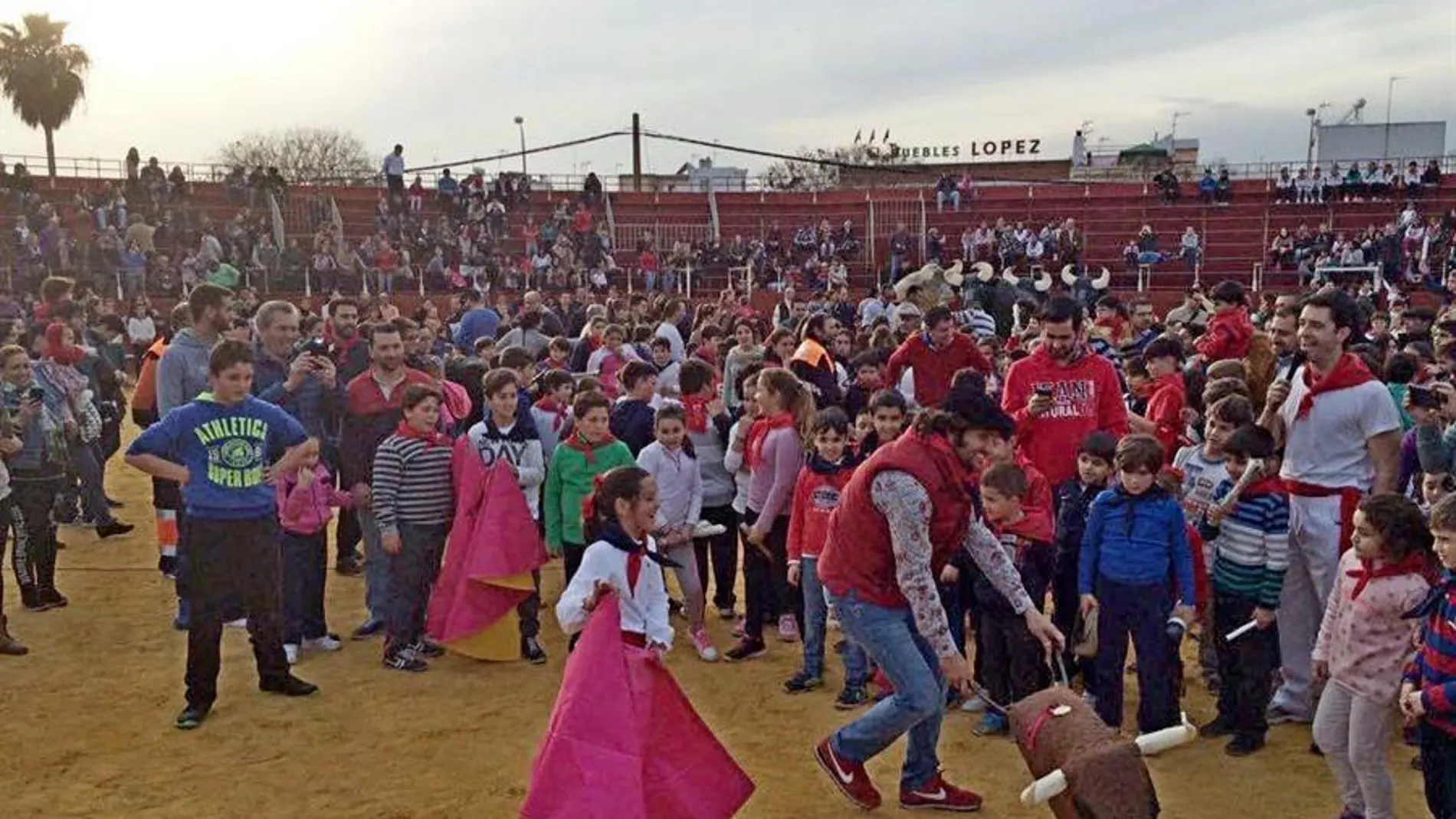 El diestro, disfrutando de la jornada festiva en su pueblo