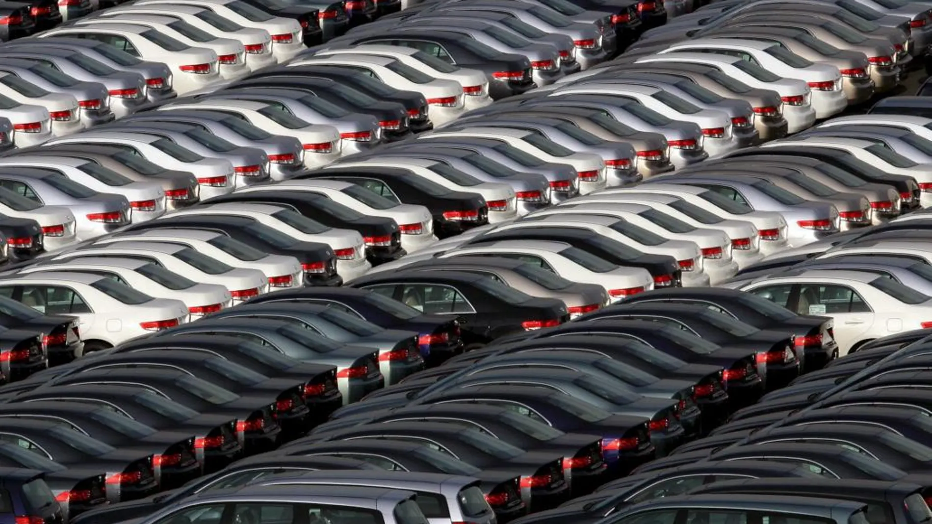 Después de seis años, el mercado del automóvil ha logrado sobrepasar la barrera del millón de unidades.