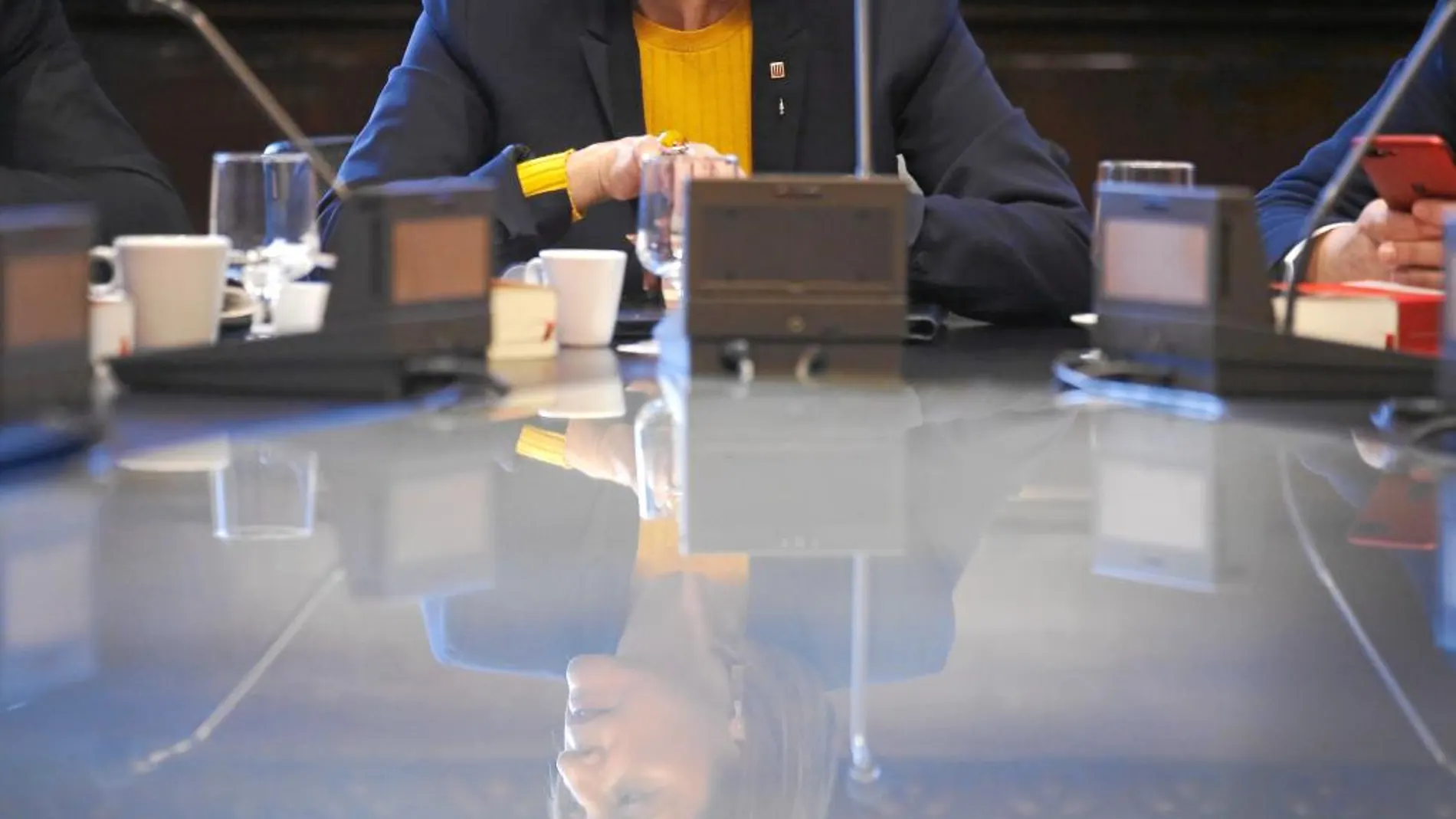 La presidenta del Parlamento catalán, Carme Forcadell, ayer, durante la reunión de la Junta de Portavoces
