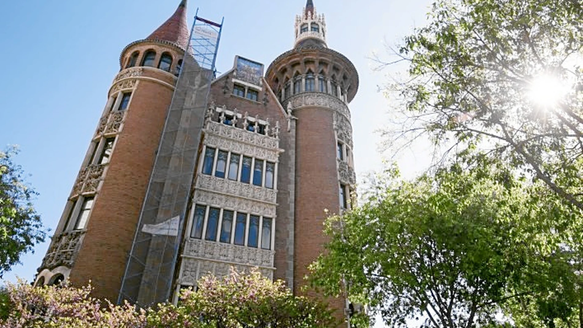 El histórico edificio de Puig i Cadafalch es una de las joyas del modernismo en el corazón del Eixample barcelonés