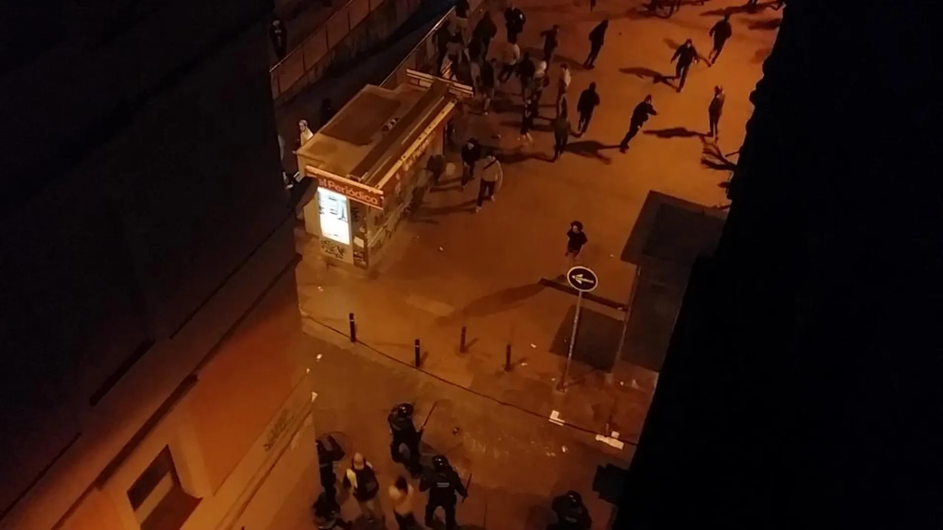 Vídeo: Así se vivió la tercera noche de disturbios en Barcelona