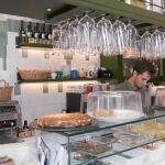 El restaurante Sucursal Aceitera, situado en la barcelonesa calle Comte Borrell, abrió sus puertas el pasado mes de febrero