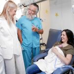 La presidenta de la Comunidad, Cristina Cifuentes, durante una visita al hospital Materno-Infantil de La Paz
