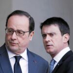 Hollande y Valls después de la reunión de urgencia por los atentados de Bruselas