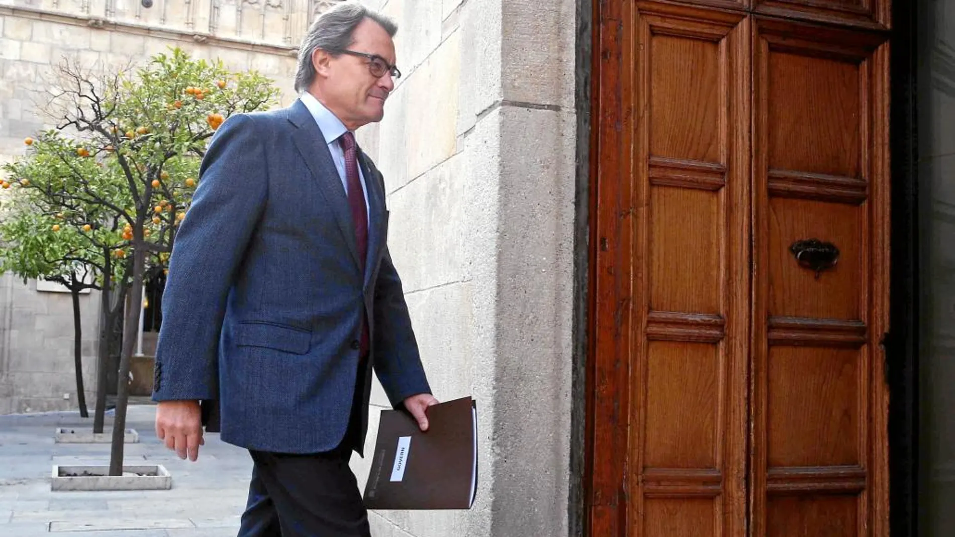 Artur Mas, ayer, en el Palau de la Generalitat para la reunión de cada martes