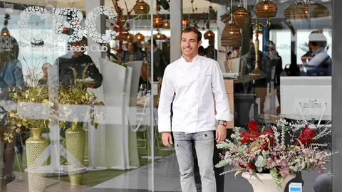 El chef Sergi Cócera, ayer, en el Casanova Beach Club de Castelldefels