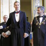 El Rey y Carlos Lesmes, ayer, durante la apertura del año judical