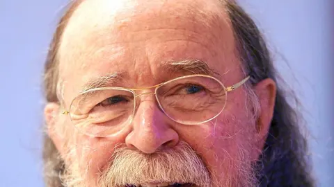 El famoso etnógrafo Joaquín Díaz
