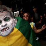 Cientos de personas han salido a las calles para protestar por la corrupción