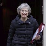 La primera ministra británica, Theresa May, abandona el número 10 de Downing Street en Londres