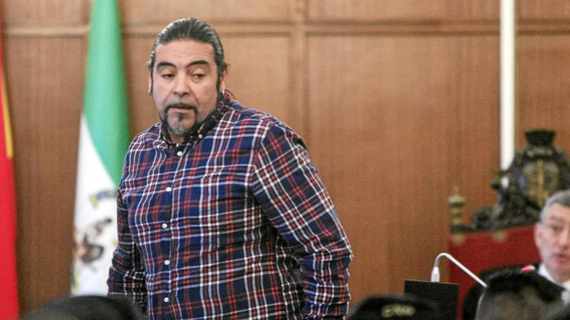 Antonio Girón, alias «El Coleta», en la sala de la Audiencia de Sevilla