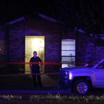 Un policía en la escena del tiroteo en Dallas