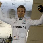 El alemán Nico Rosberg celebra su victoria.