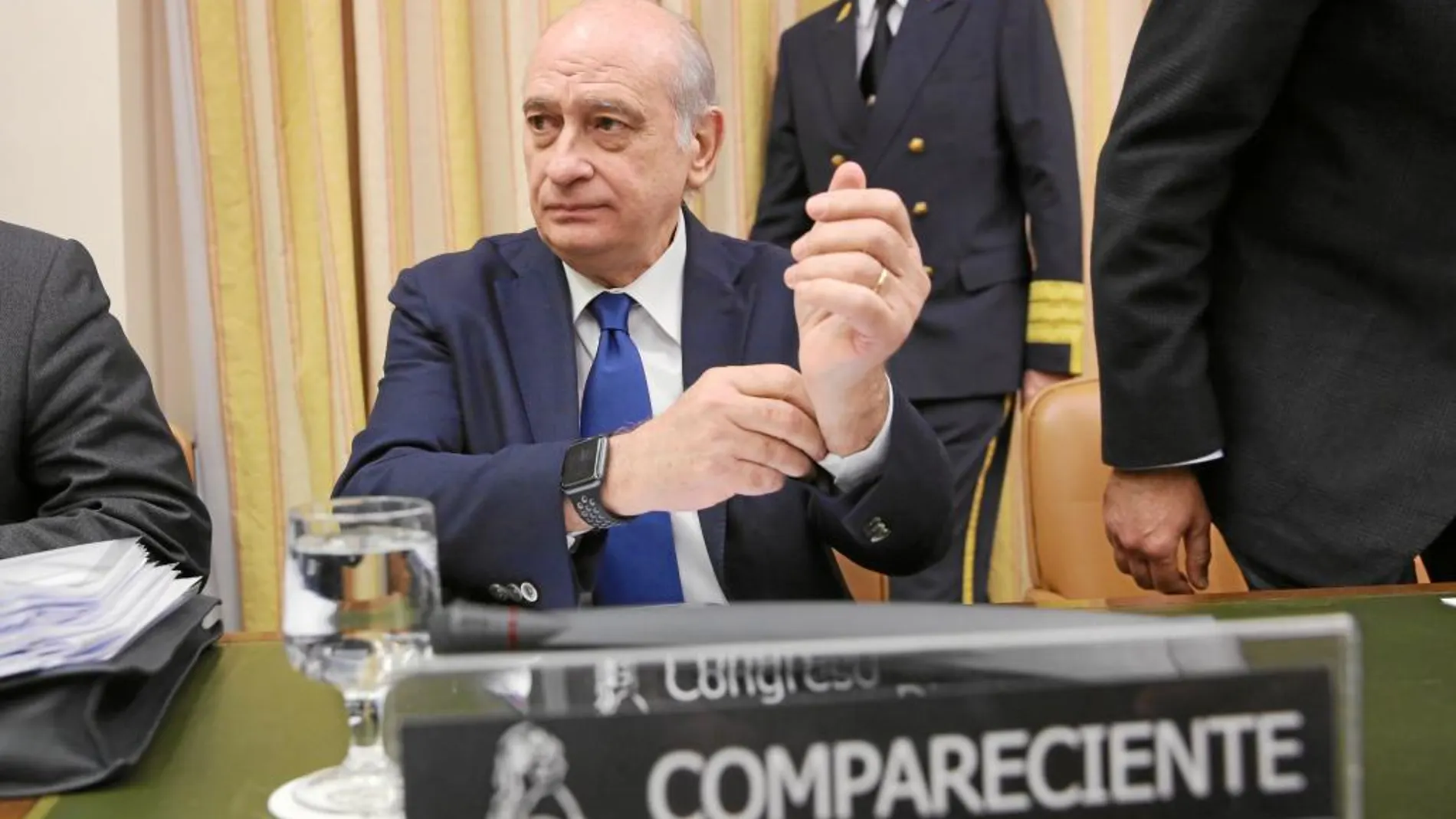 El ex ministro del Interior Jorge Fernández Díaz, ayer, durante su intervención en la comisión de investigación en el Congreso