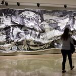 La obra «Guernica-XL», de Javier Arce, forma parte de la propuesta expositiva
