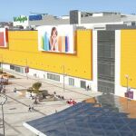 Exterior del inmueble propiedad de Hispania, que alberga el Centro Comercial Marineda City , en A Coruña
