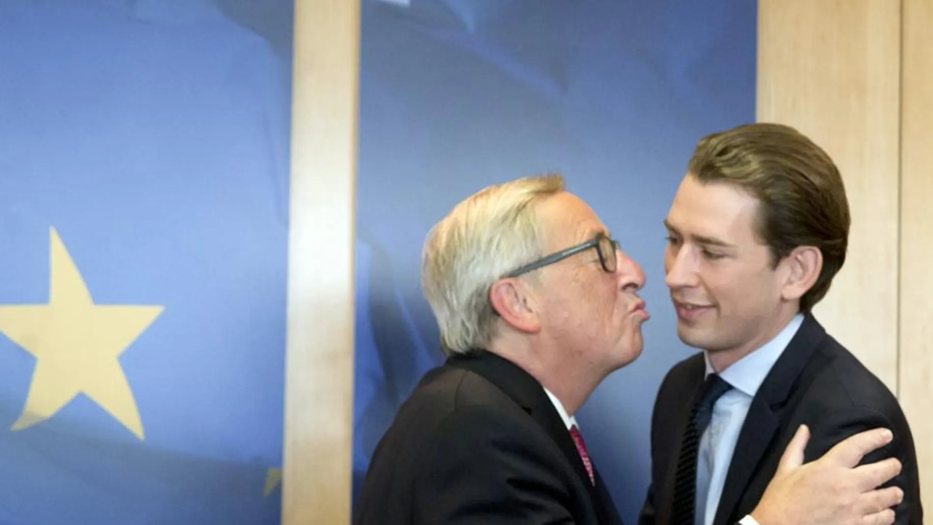 Afectuoso saludo de Juncker a Sebastian Kurz, ayer en Bruselas