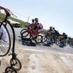 El pelotón de la Vuelta durante la quinta etapa con un recorrido de 167 kilómetros