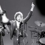 Bob Dylan, en una actuación de su época «evangélica»