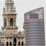 La perspectiva de la imagen permite equiparar las dos torres que marcan el skyline de la ciudad