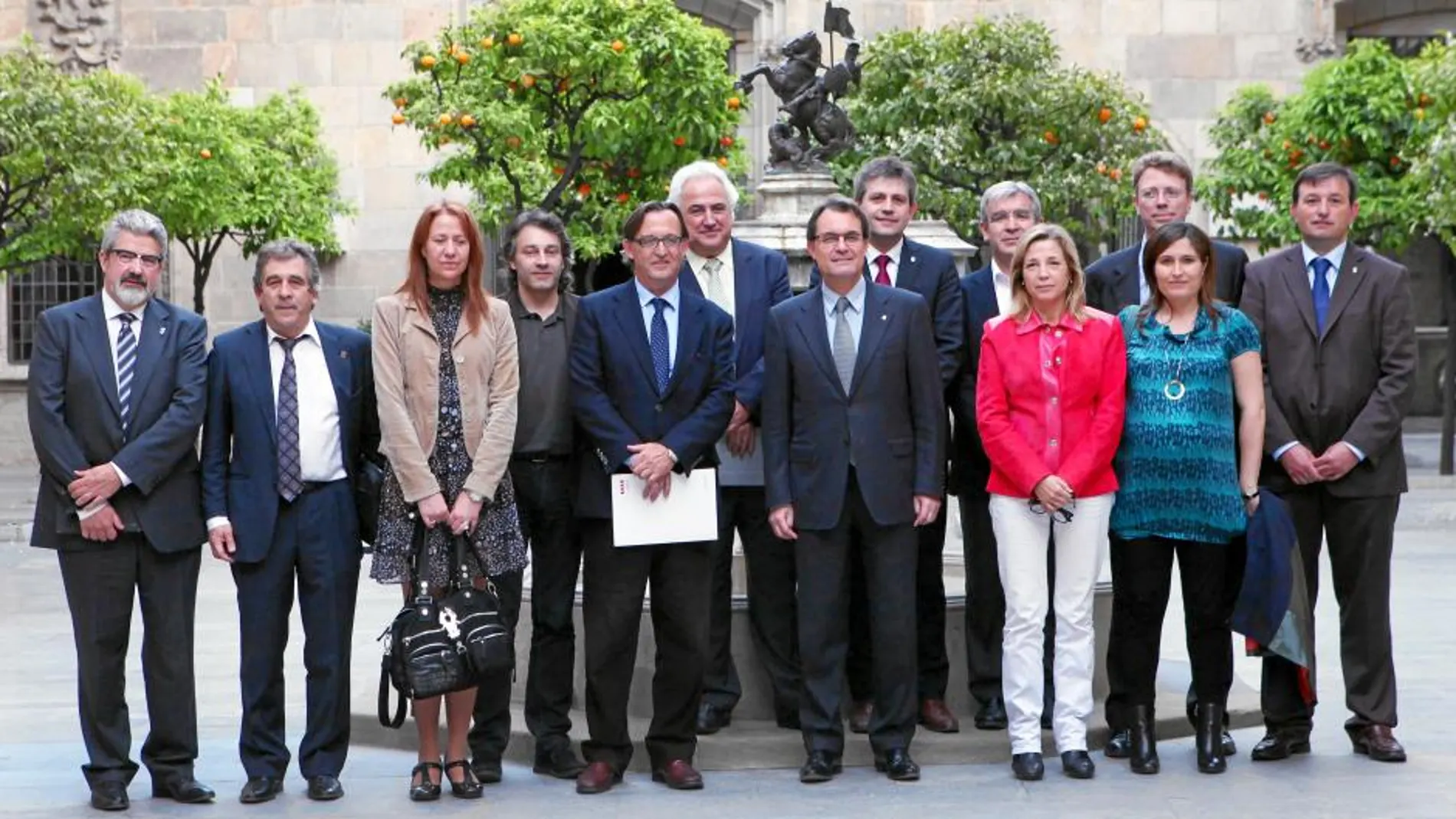 Artur Mas recibió ayer a los representantes de la asociación de municipios por la independencia