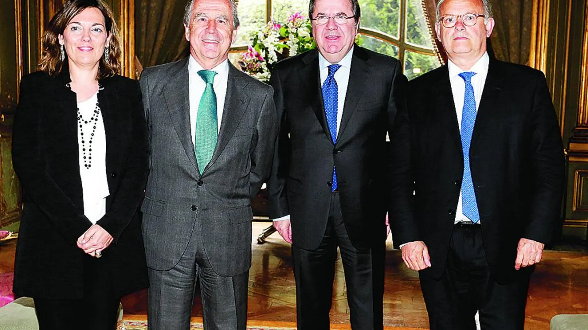 El presidente Herrera, la consejera Milagros Marcos, el embajador Ramón de Miguel y Michel Nalet, de Lactalis