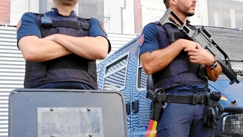 Madrid reclama al Gobierno que equipare los sueldos