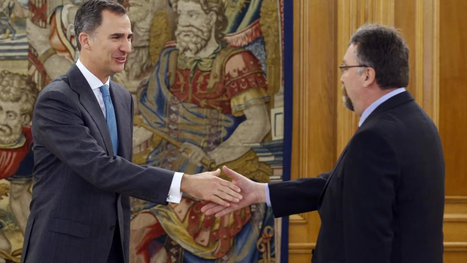 El rey Felipe VI recibió ayer en el Palacio de la Zarzuela al representante de Foro Asturias, Isidro Martínez Oblanca.