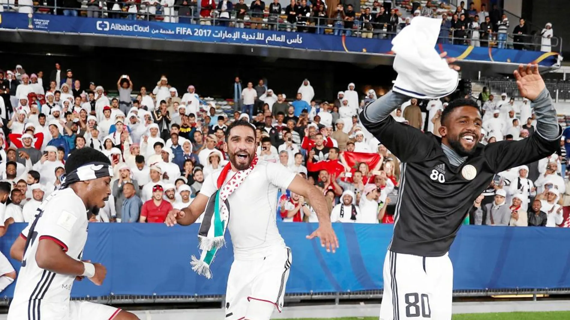 Los jugadores del Al Jazira celebraron a lo grande que se medirán al Madrid
