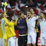 Los jugadores del Sevilla celebran el pase a la final