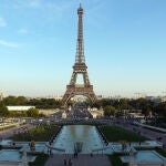 La Torre Eiffel cierra al público por la intrusión de una persona antes de su apertura