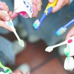 Los niños españoles «no saben» lavarse los dientes