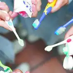  Los niños españoles «no saben» lavarse los dientes