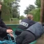 El ridículo de la policía francesa durante las inundaciones