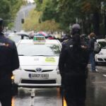 Paro de los de taxistas para protestar por Uber y Cabify, las apps que perjudican su trabajo
